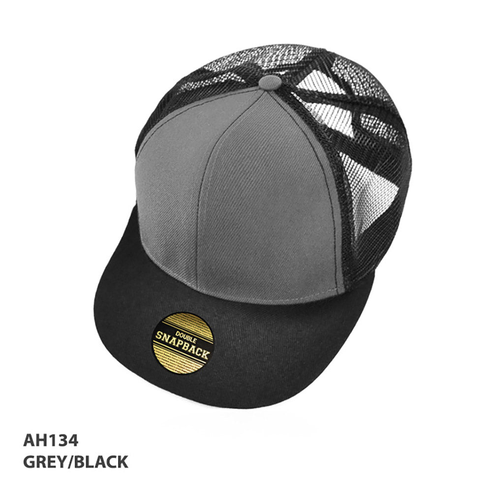 Flat Peak Snapback Cap – grey/black
